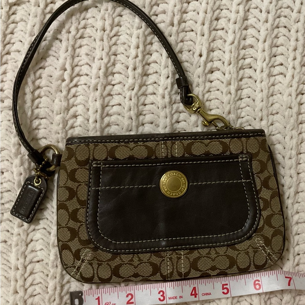 Coach Wristlet in EUC
